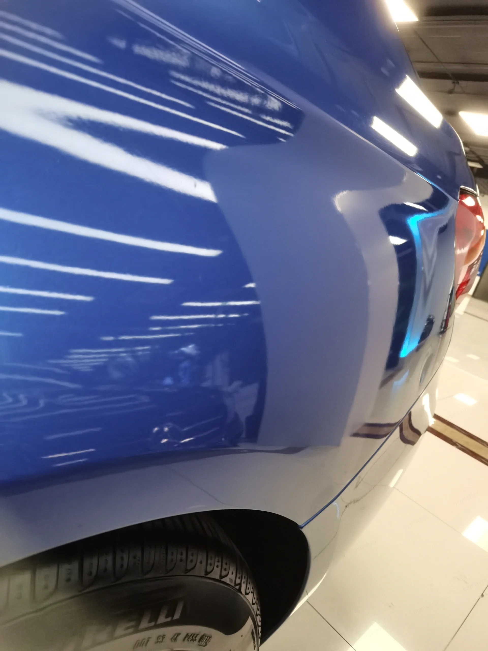 Заднее левое крыло: 掉漆