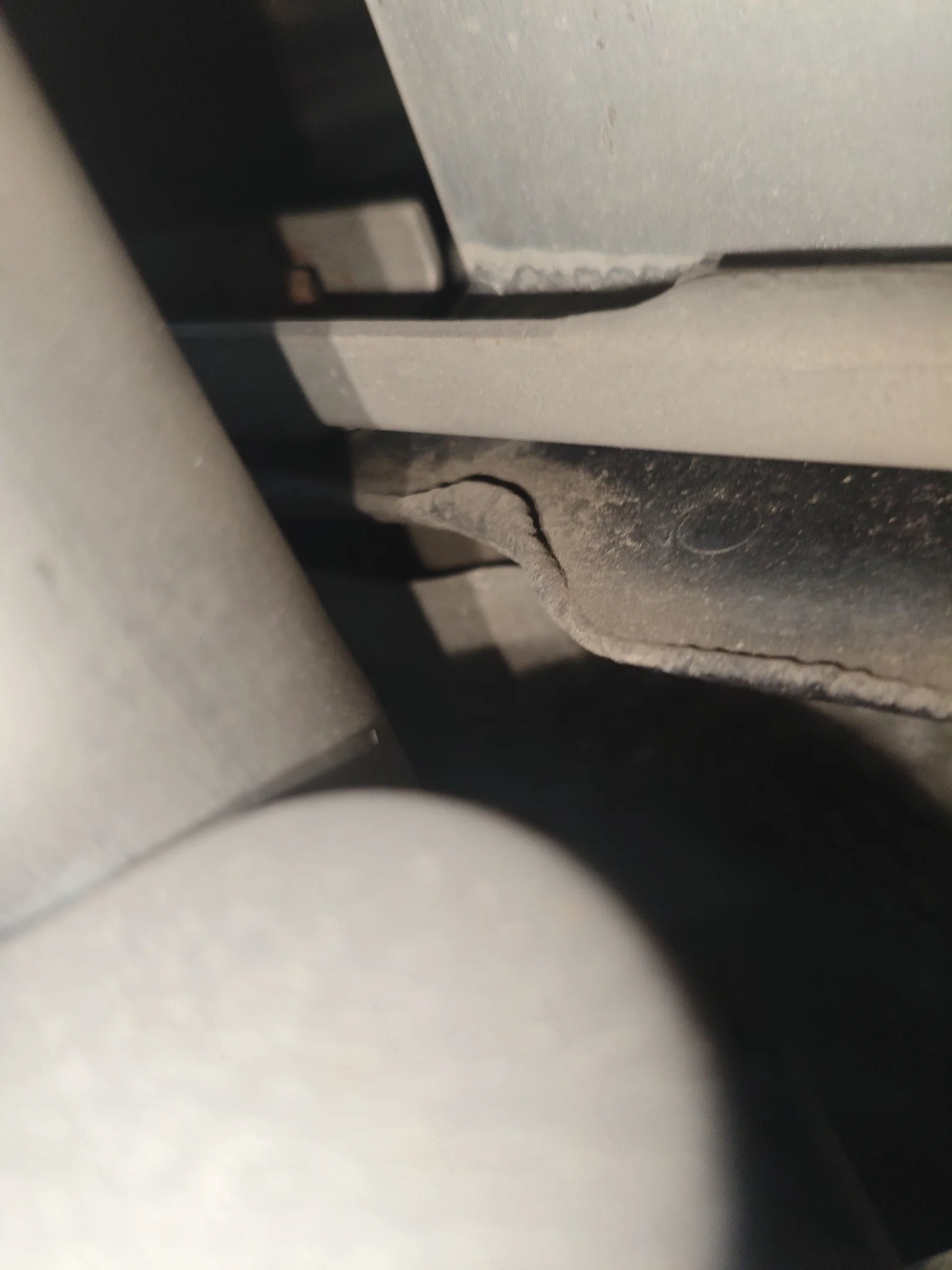 Задняя панель кузова: деформация