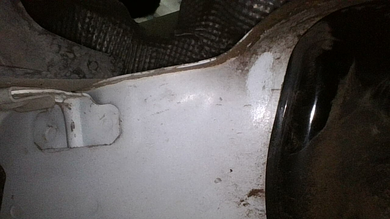 Задняя панель кузова: деформация