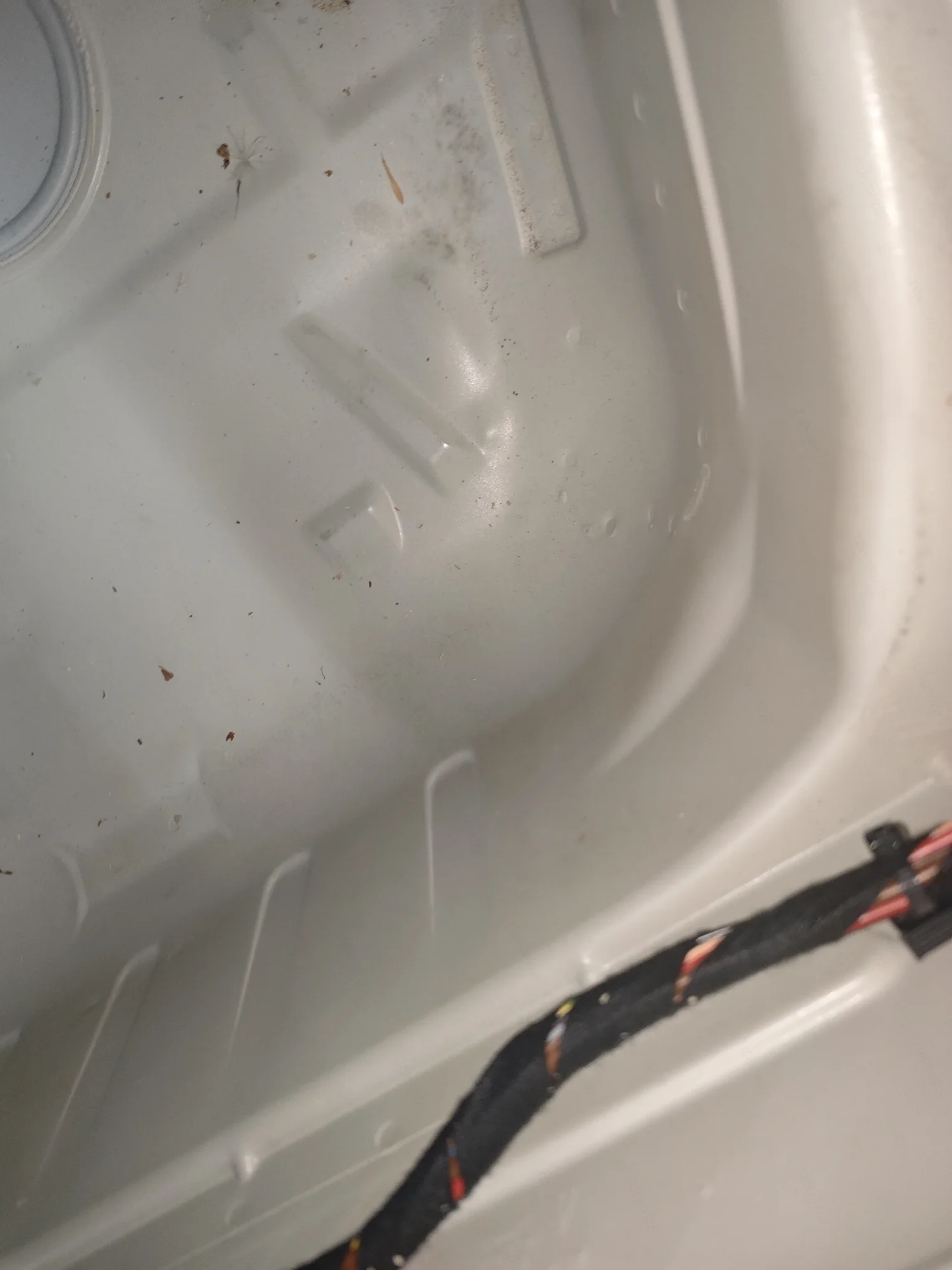 Днище кузова: деформация