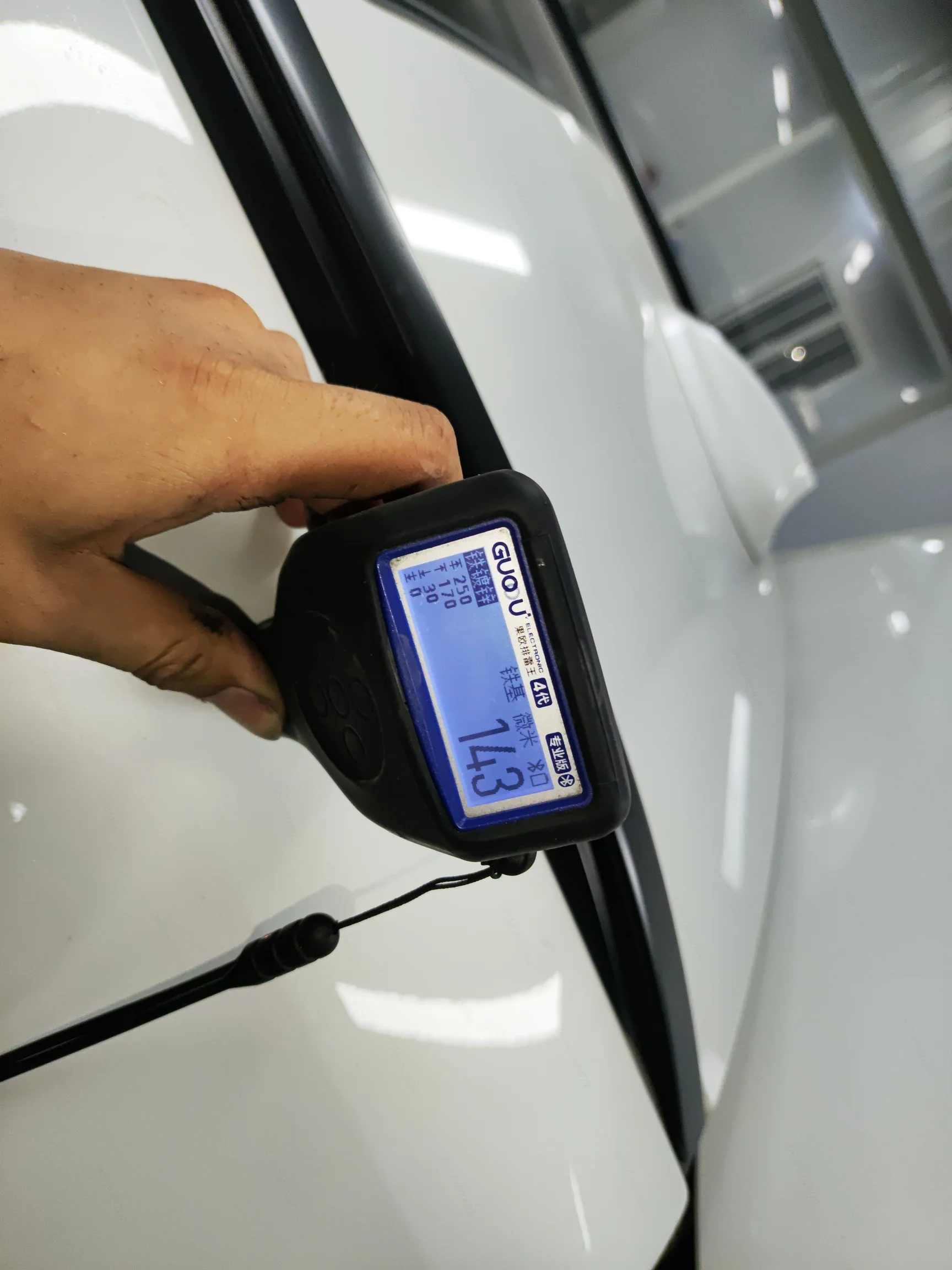 Левая боковина крыши: окрашен