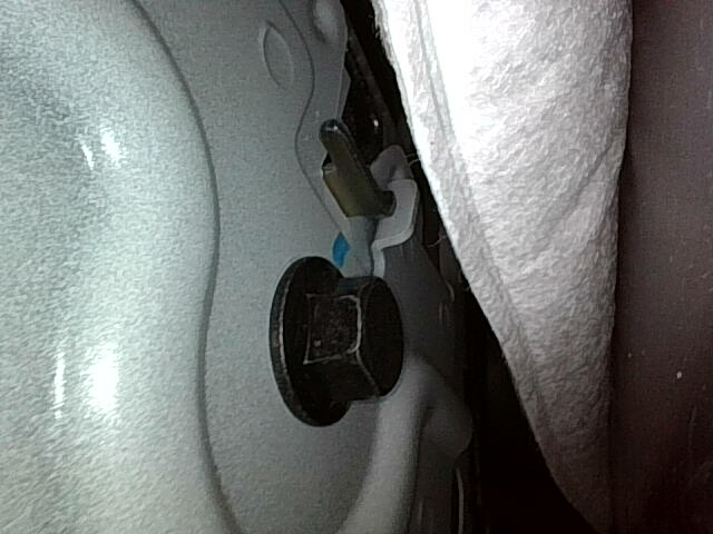 Ремни безопасности: мелкий дефект, 右前安全带, следы демонтажа, заменялся (не следствие затопления), 左前安全带, следы демонтажа, заменялся (не следствие затопления)