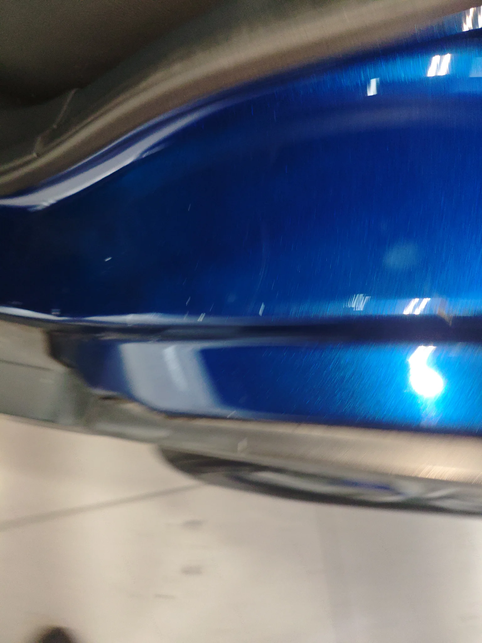 Стойка C слева, шов: царапины