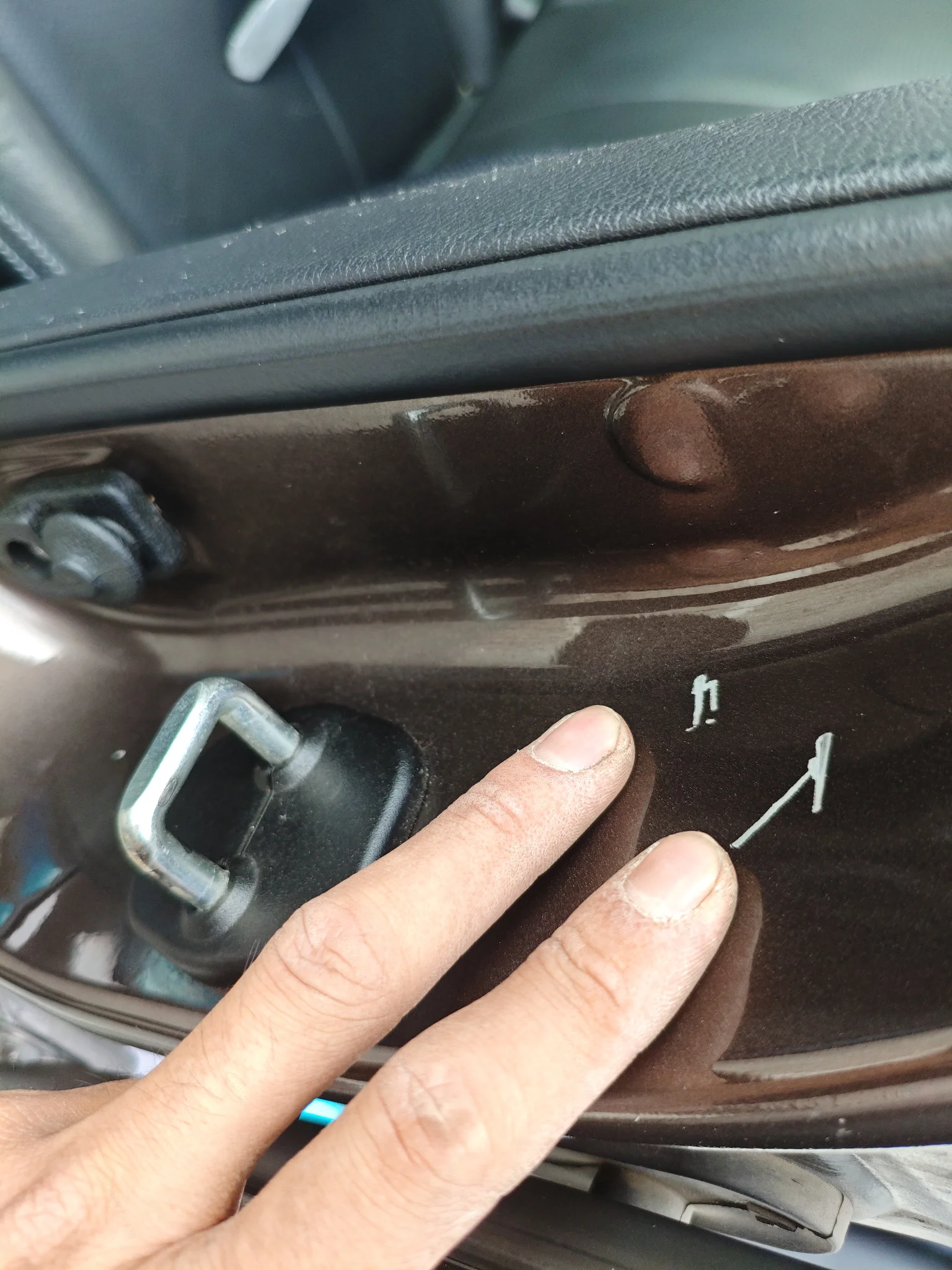 Стойка B слева, шов: деформация не от ДТП