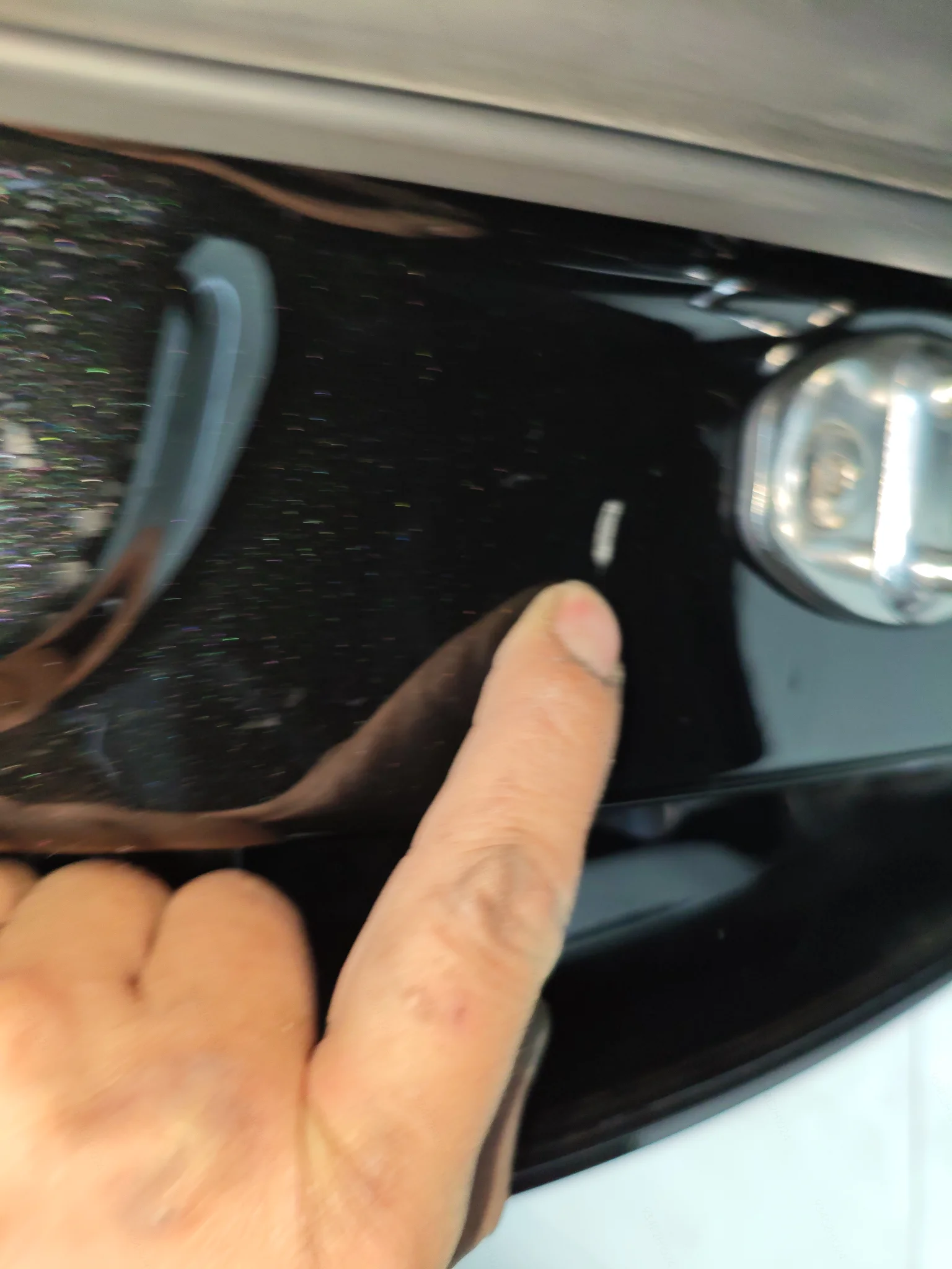 Стойка B справа, шов: деформация не от ДТП