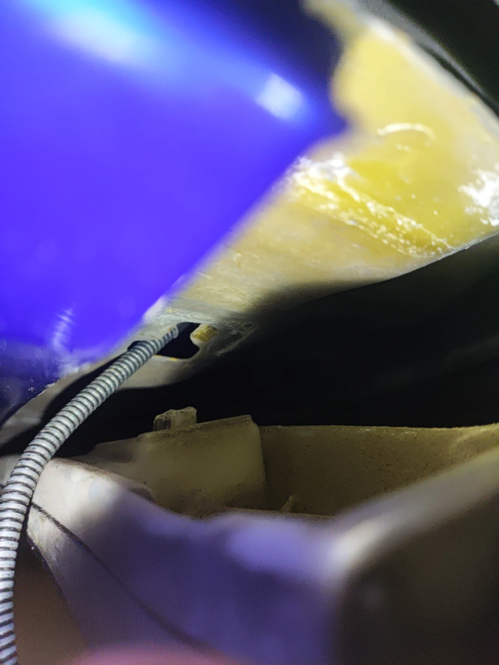 Левый порог: 外侧变形