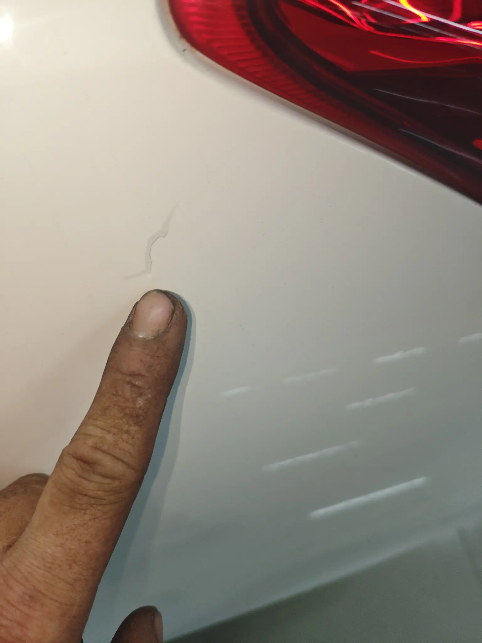 Заднее левое крыло: царапины