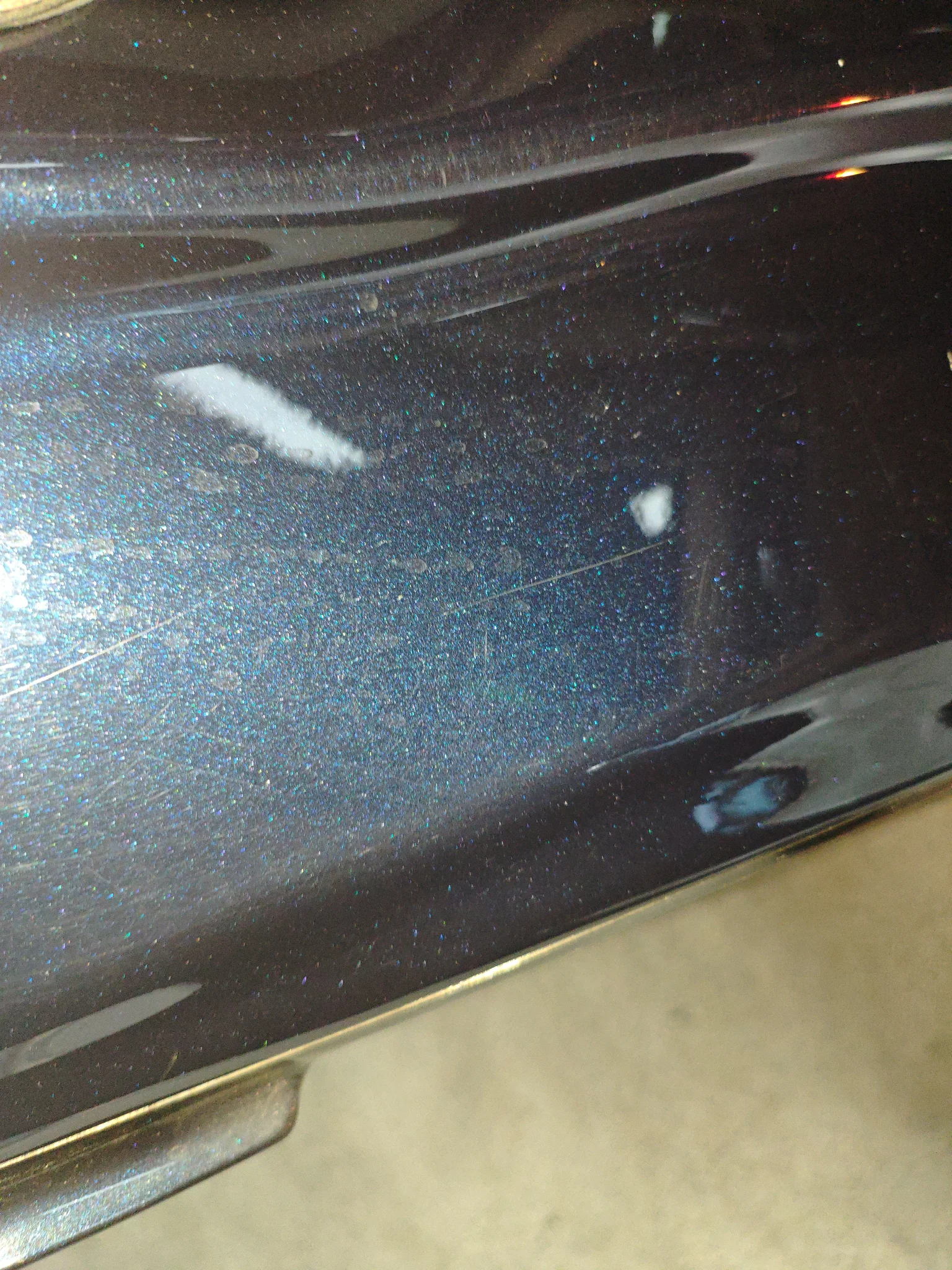 Стойка C справа, шов: царапины