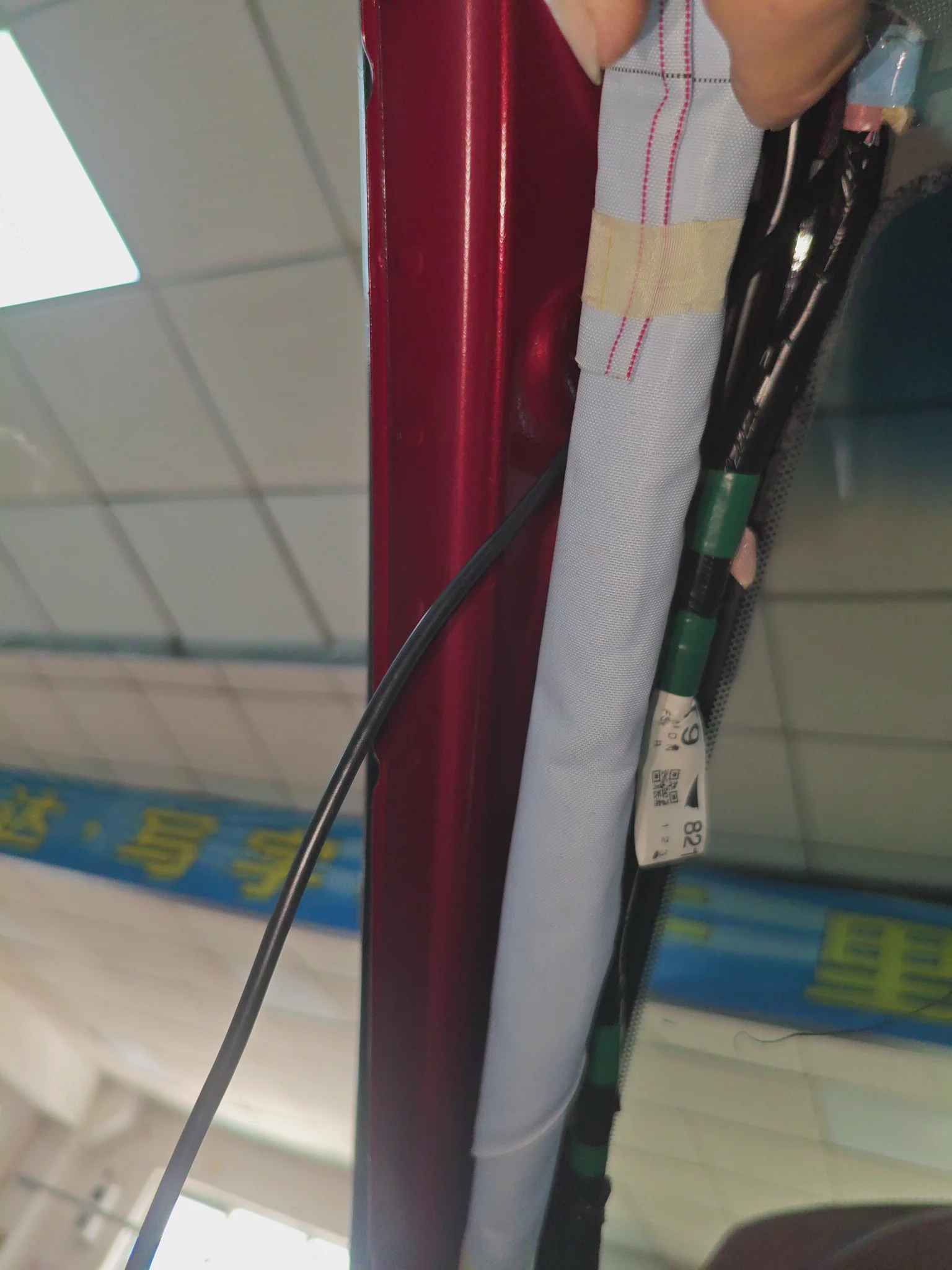 Стойка A слева, шов: окрашен