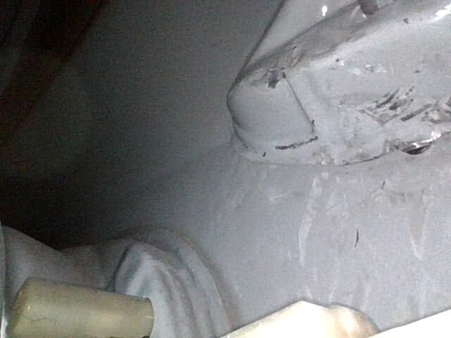 Заднее правое крыло: окрашен