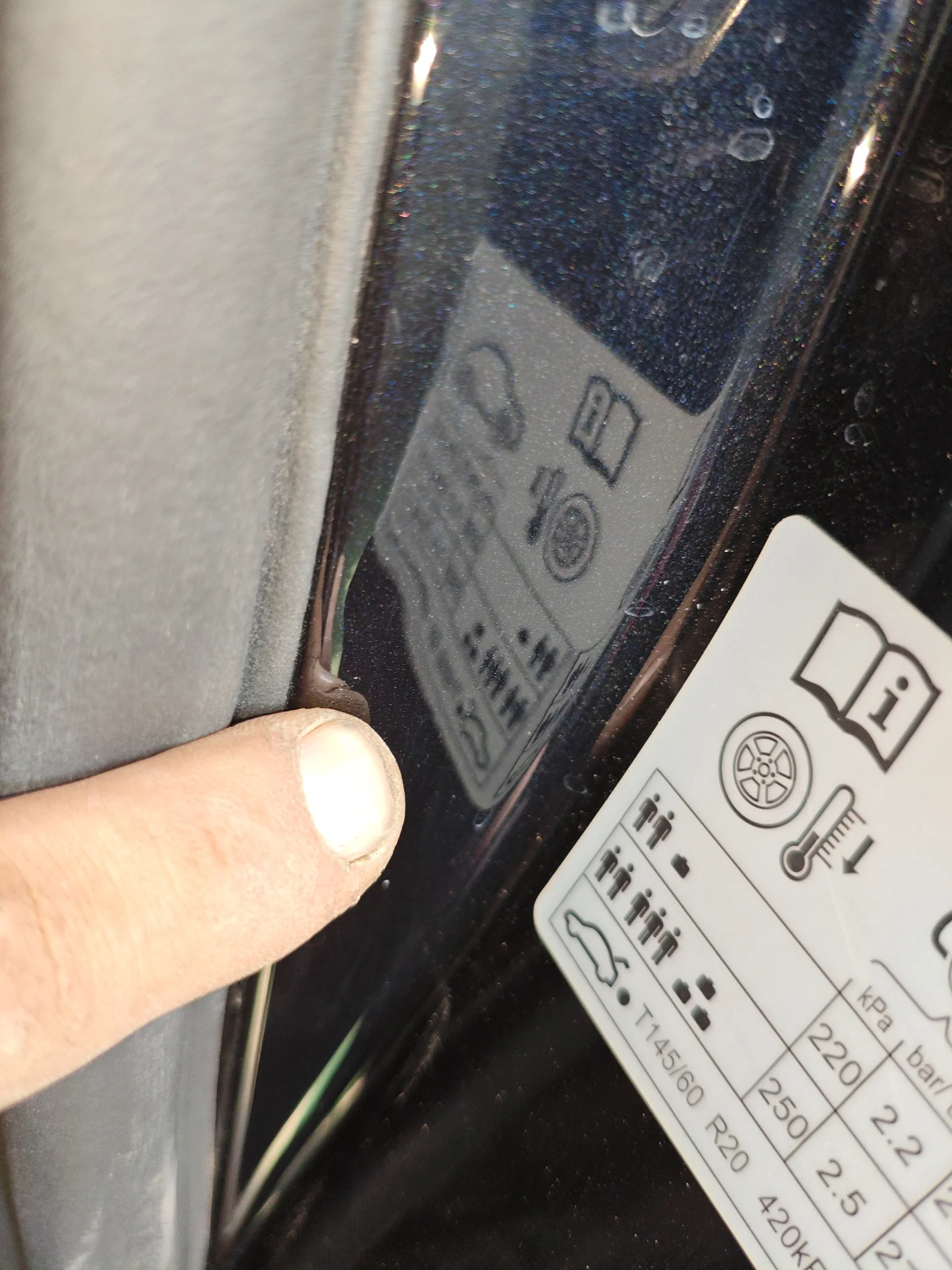 Стойка B слева, шов: деформация не от ДТП