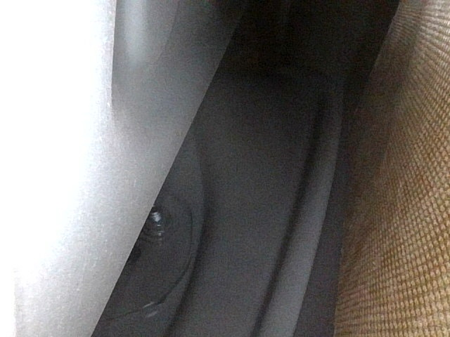 Заднее правое крыло: окрашен