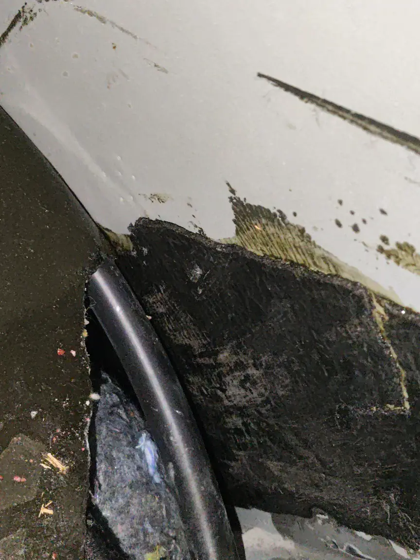 Заднее правое крыло: деформация